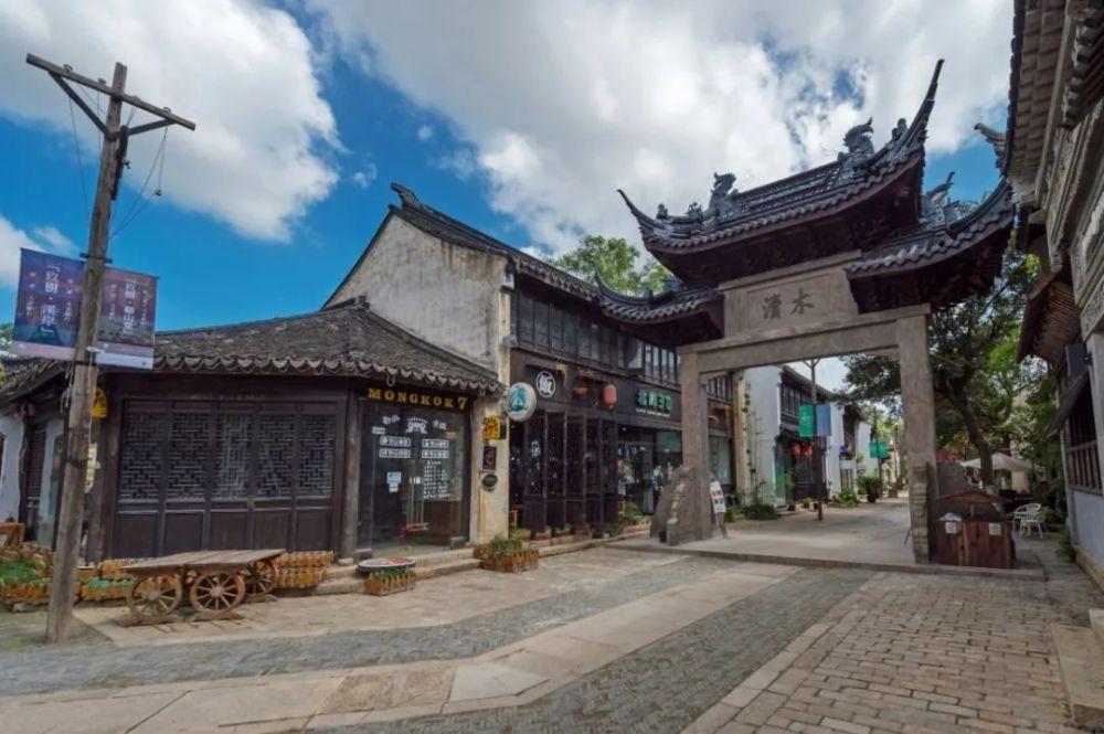傲视天下群雄,“刚棱无比”远胜关羽,敢小觑吕布的一代“温侯”